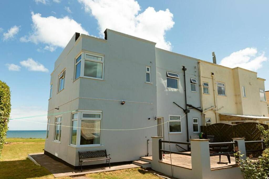 Beachfront Apartment - Ground Floor Apartment With Sea Views, Next To The Beach, Bridlington, North Yorkshire Bessingby Buitenkant foto