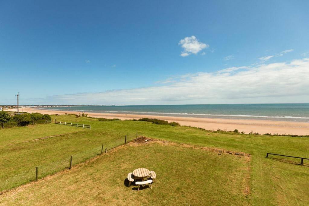 Beachfront Apartment - Ground Floor Apartment With Sea Views, Next To The Beach, Bridlington, North Yorkshire Bessingby Buitenkant foto